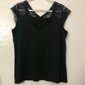 Lady Top with Lace on Shoulders